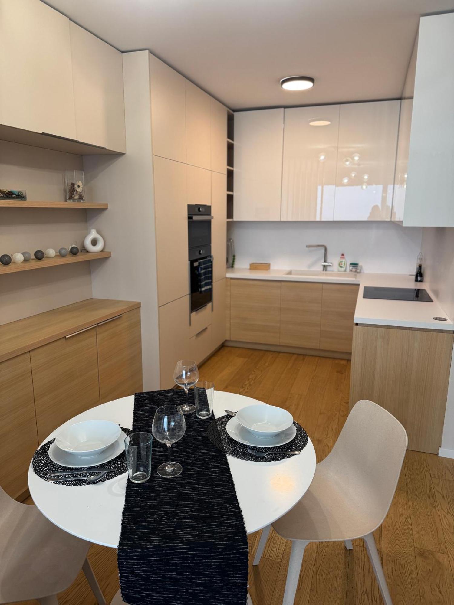 Downtown Charm With Free Parking Spot Apartment Bratislava Exterior photo
